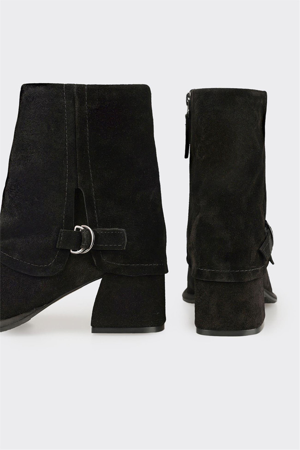 Siyah Deri Kadın Klasik Bot