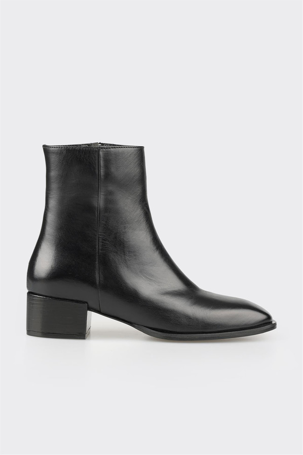 Siyah deri kadın bot, rahat kullanım için - Elle Shoes
