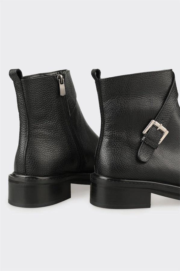 Siyah Deri Kadın Klasik Bot