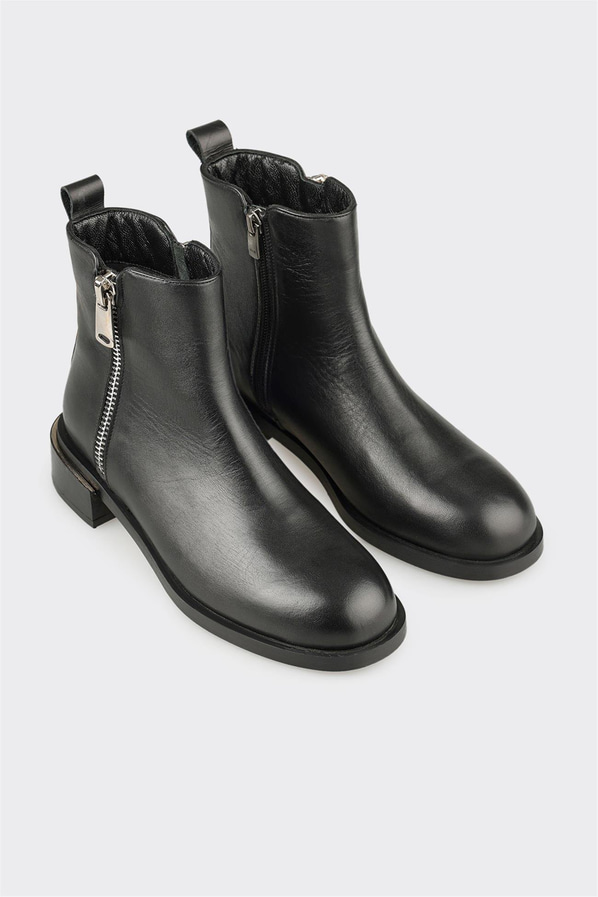 Siyah Deri Kadın Klasik Bot