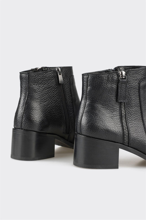 Siyah deri kadın bot, rahat kullanım için - Elle Shoes