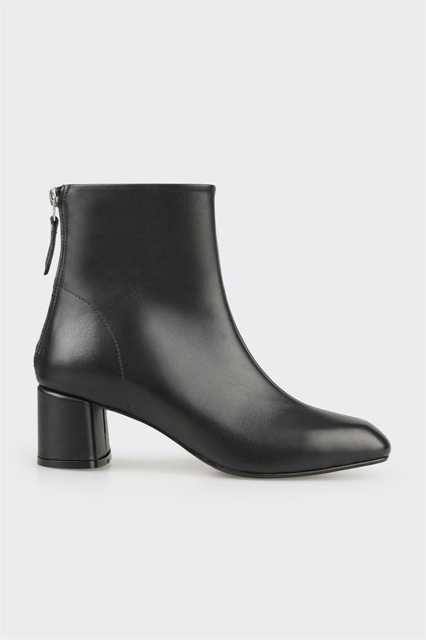 Siyah Deri Kadın Klasik Bot