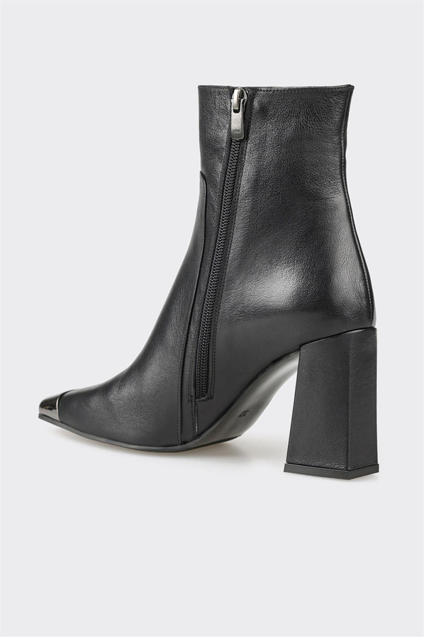 Siyah deri topuklu kadın bot, klasik stil için - Elle Shoes
