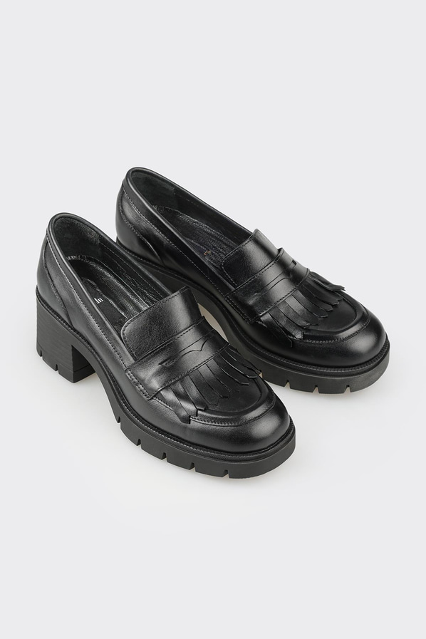 Siyah deri topuklu kadın ayakkabı, ofis stili için - Elle Shoes
