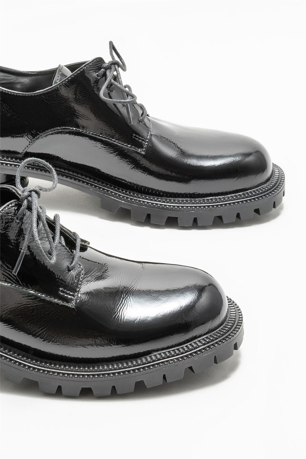 Siyah deri kadın ayakkabı - Elle Shoes
