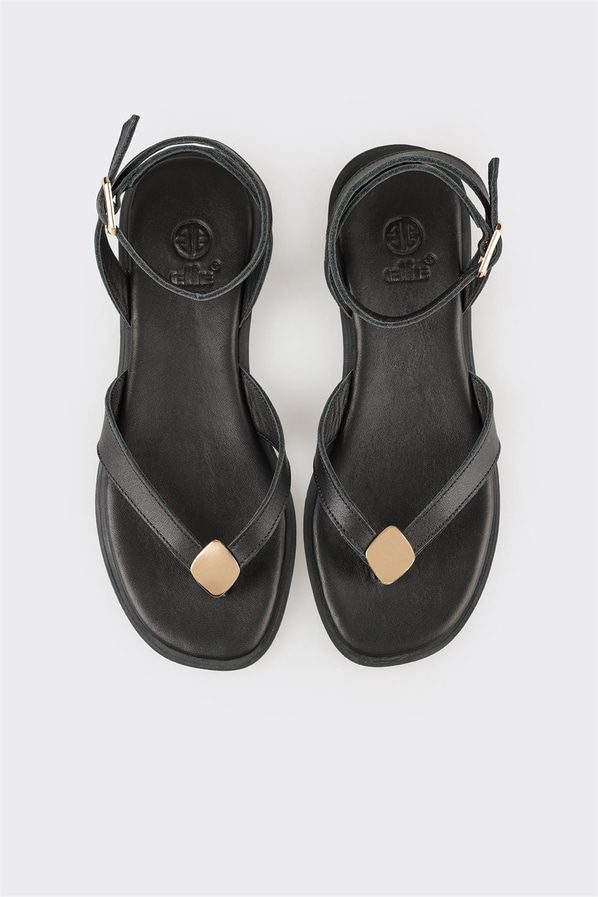 Siyah deri düz kadın sandalet, ofis stili için - Elle Shoes