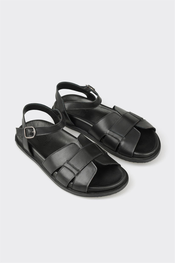 Siyah deri düz yumuşak dokulu kadın sandalet, rahat kullanım için - Elle Shoes