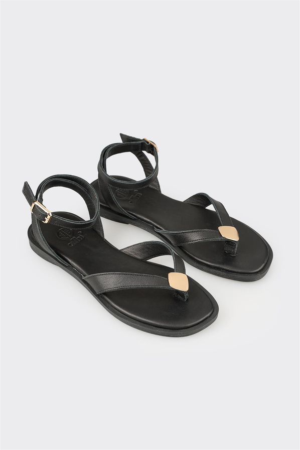 Siyah deri düz kadın sandalet, ofis stili için - Elle Shoes