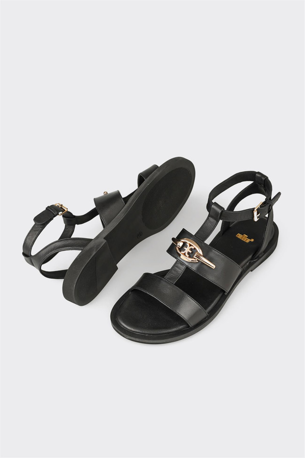 Siyah deri simli düz kadın sandalet, ofis stili için - Elle Shoes