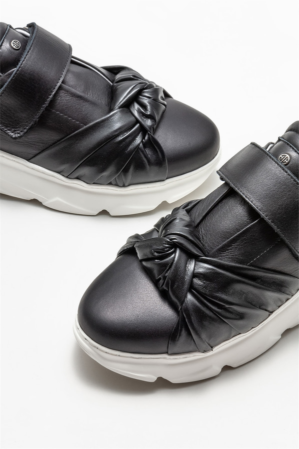 Siyah deri kadın spor ayakkabı - Elle Shoes