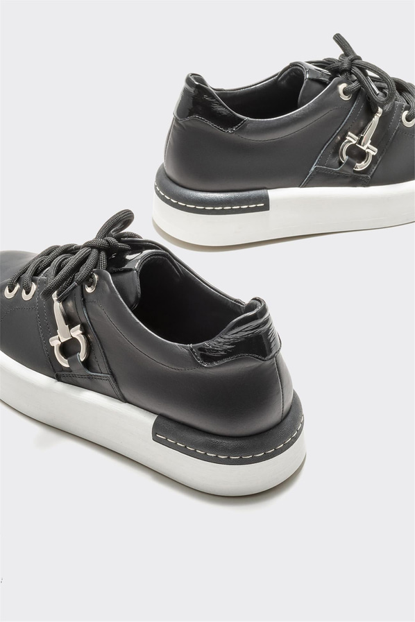 Siyah deri kadın sneaker, rahat kullanım için - Elle Shoes
