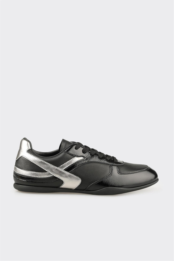 Siyah Deri Kadın Spor Ayakkabı