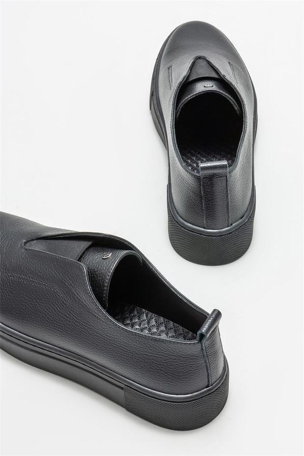 Siyah deri kadın düz ayakkabı - Elle Shoes