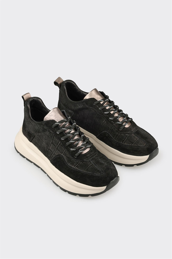 Siyah Deri Kadın Spor Ayakkabı