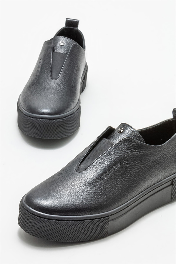 Siyah deri kadın düz ayakkabı - Elle Shoes