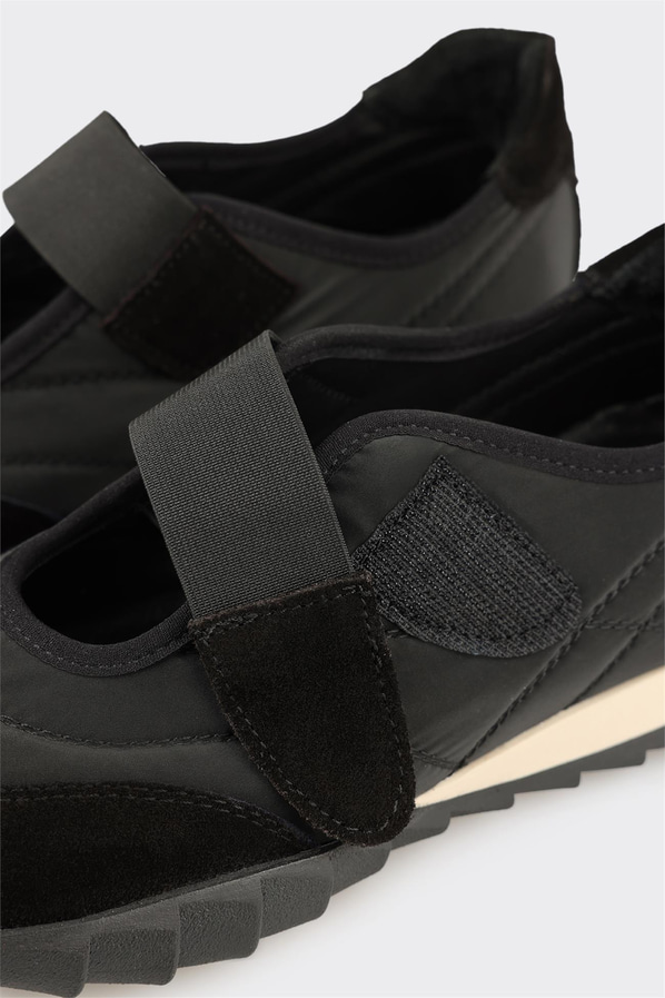 Siyah Deri Kadın Spor Ayakkabı