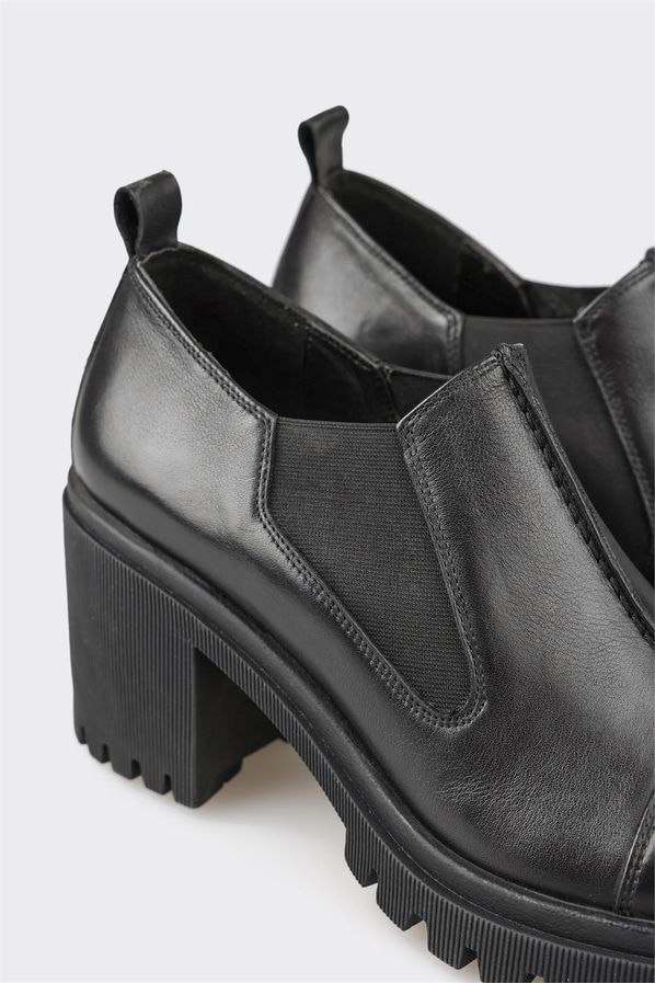 Siyah deri kadın topuklu ayakkabı - Elle Shoes