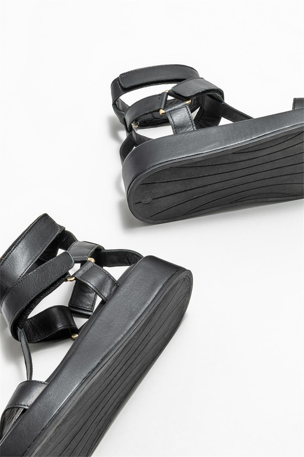 Siyah deri kadın sandalet - Elle Shoes