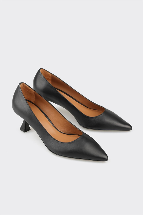 Siyah deri kadın stiletto, rahat kullanım için - Elle Shoes