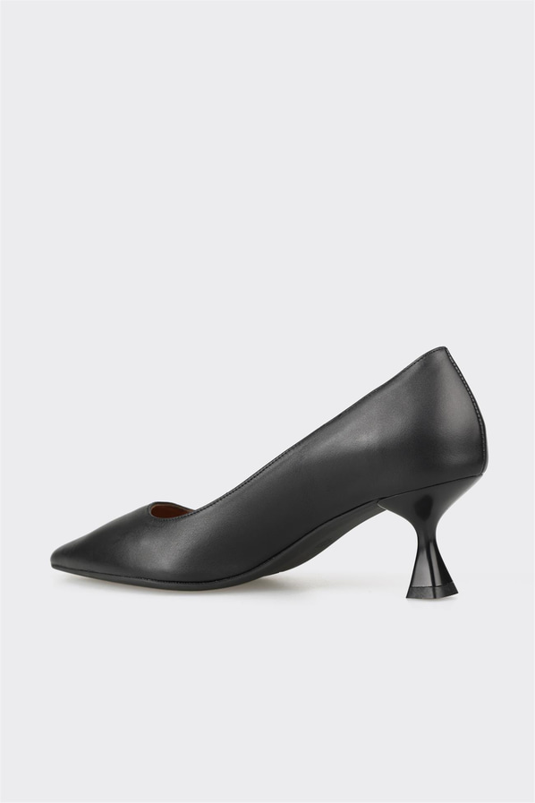 Siyah deri kadın stiletto, rahat kullanım için - Elle Shoes