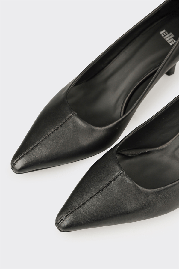 Siyah Deri Kadın Stiletto