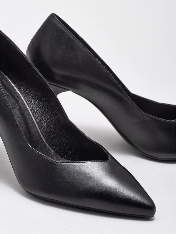 Siyah Deri Kadın Stiletto
