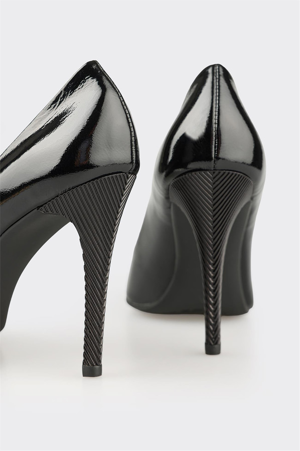 Siyah Deri Kadın Stiletto