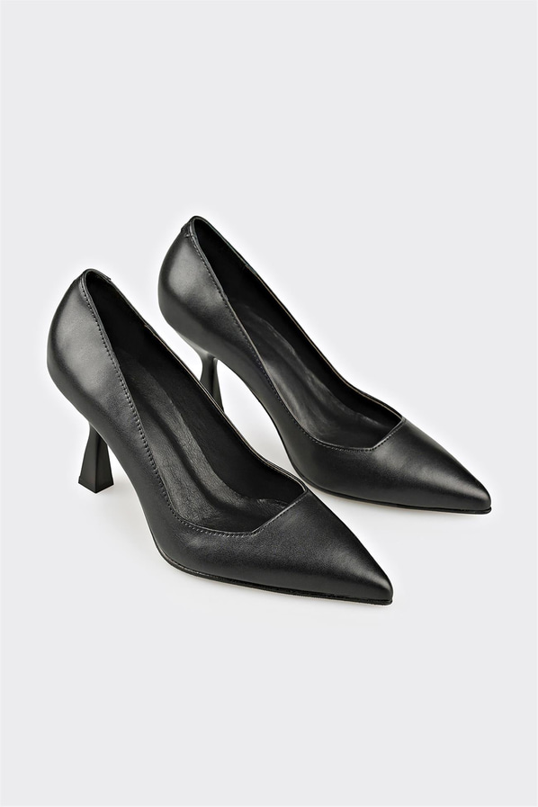 Siyah deri kadın stiletto, rahat kullanım için - Elle Shoes