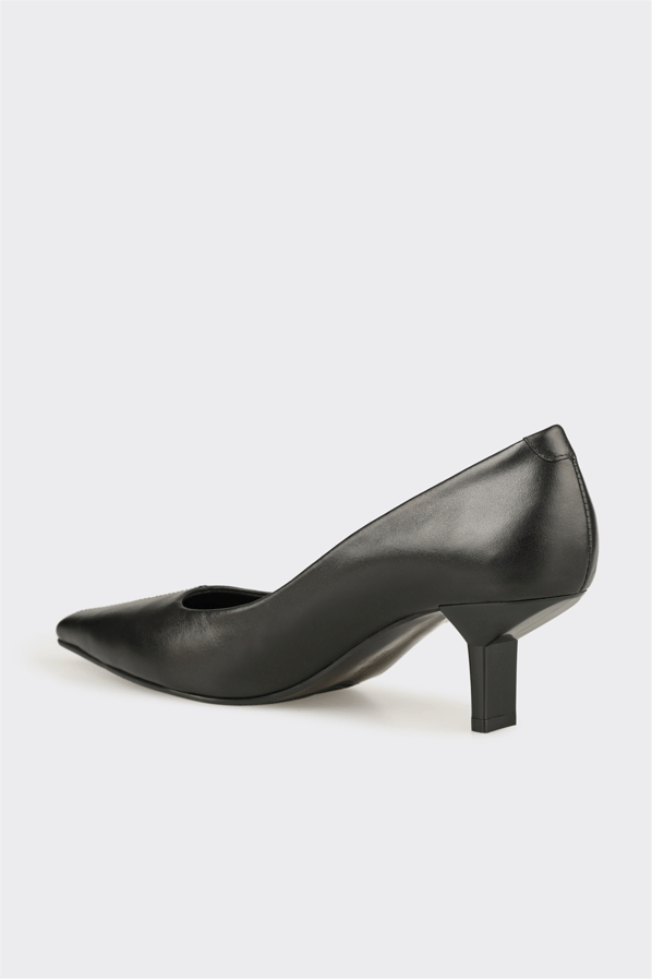 Siyah Deri Kadın Stiletto