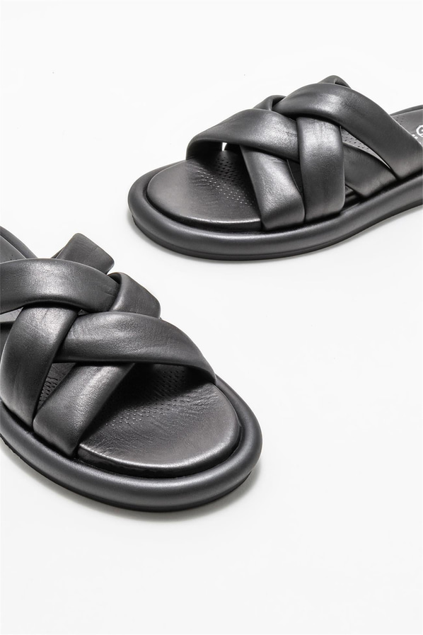Siyah deri kadın düz terlik, rahat kullanım için - Elle Shoes