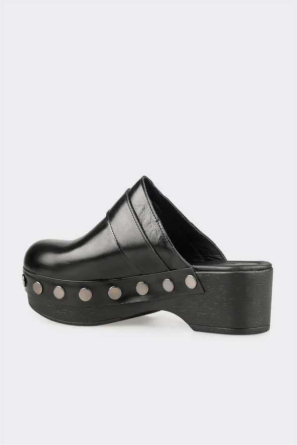 Siyah Deri Kadın Terlik