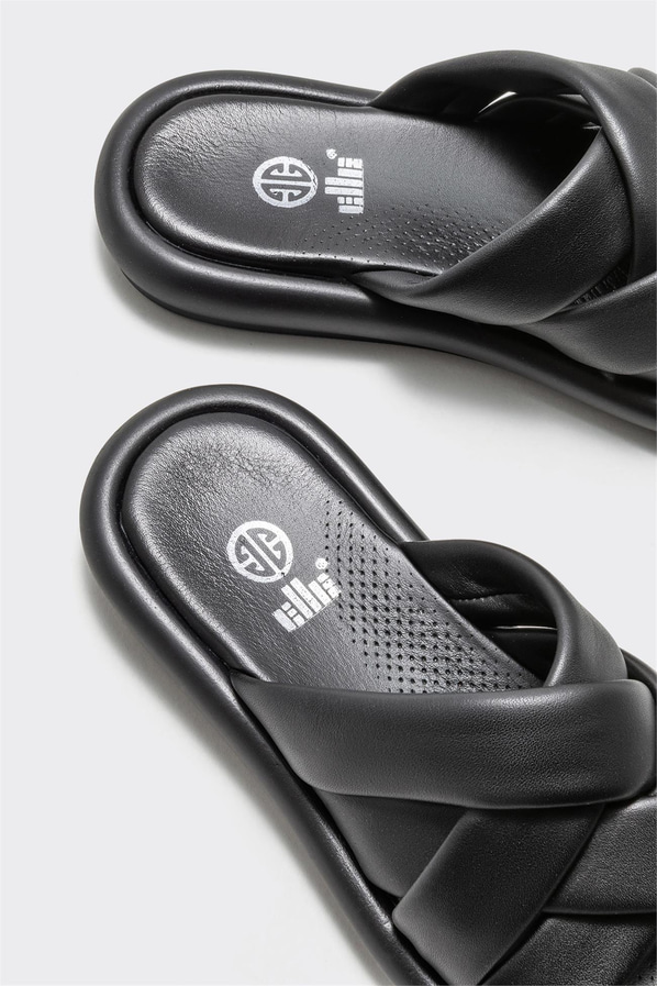 Siyah deri kadın düz terlik, rahat kullanım için - Elle Shoes