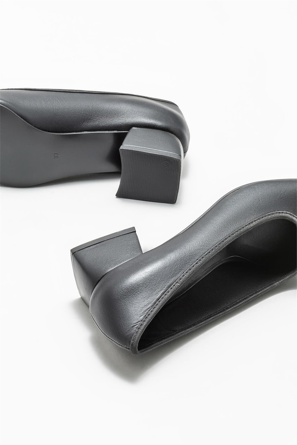Siyah deri topuklu kadın ayakkabı - Elle Shoes