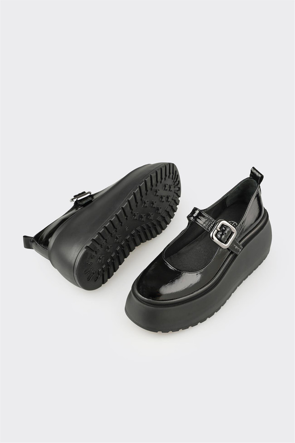 Siyah Deri Kadın Topuklu Ayakkabı