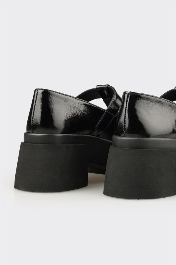 Siyah Deri Kadın Topuklu Ayakkabı