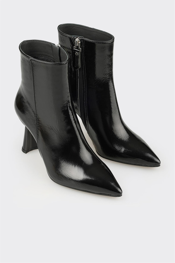 Siyah Deri Kadın Topuklu Bot