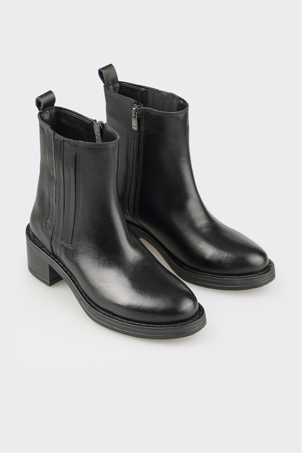 Siyah Deri Kadın Topuklu Bot