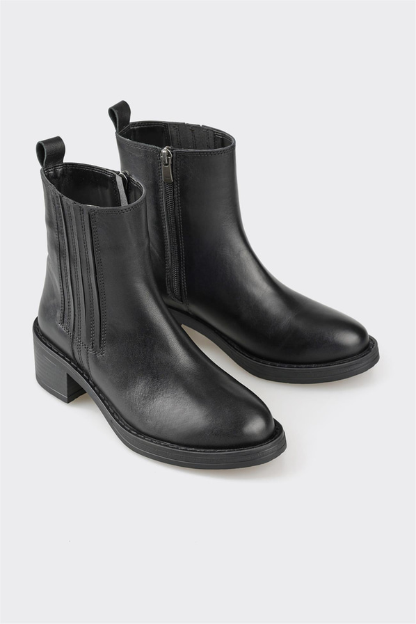 Siyah deri bağcıklı topuklu kadın bot, klasik stil için - Elle Shoes