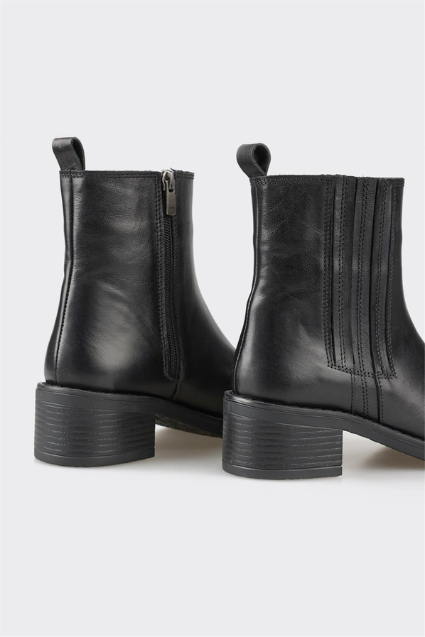 Siyah deri bağcıklı topuklu kadın bot, klasik stil için - Elle Shoes