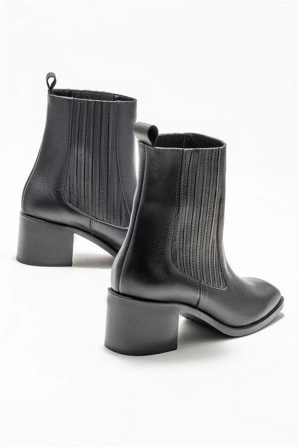 Siyah deri topuklu kadın bot, rahat kullanım için - Elle Shoes
