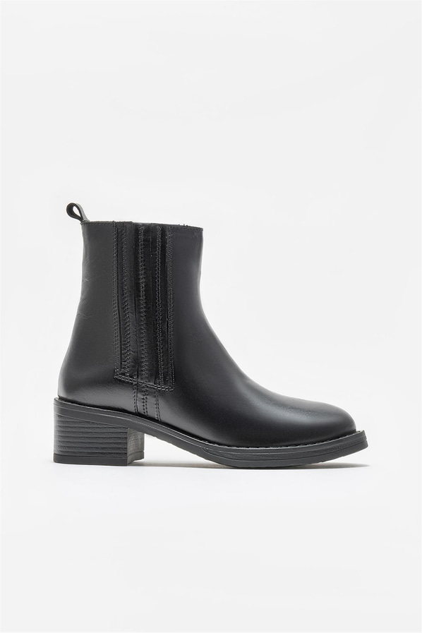 Siyah deri bağcıklı topuklu kadın bot, klasik stil için - Elle Shoes