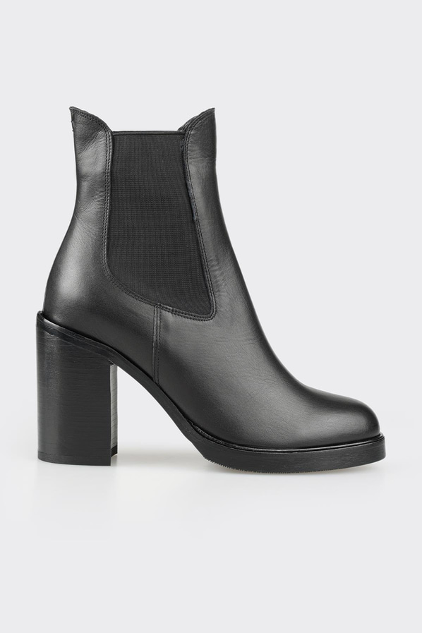 Siyah Deri Kadın Topuklu Bot