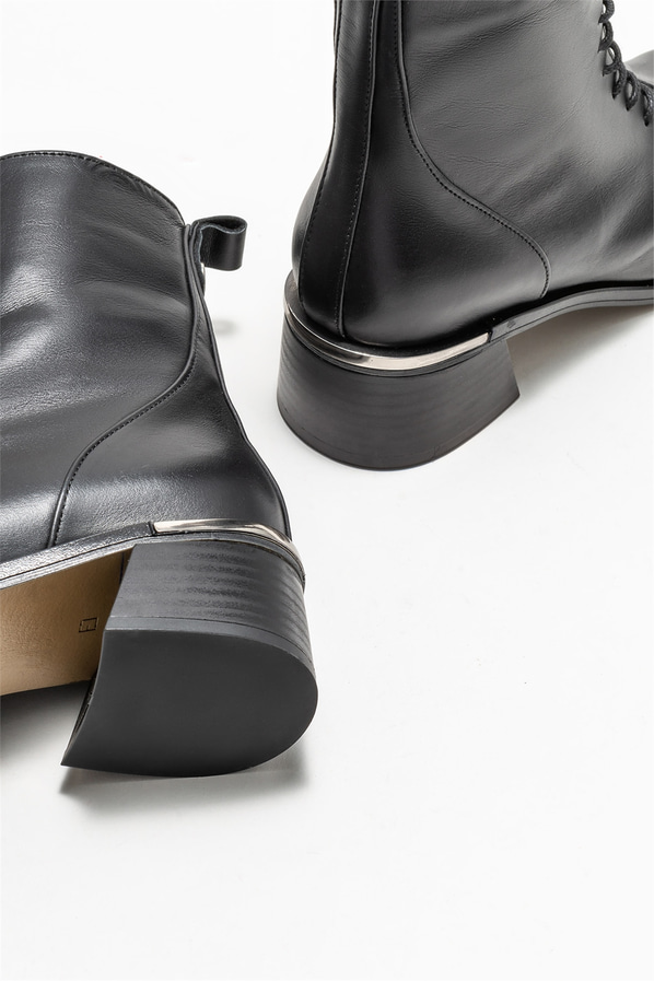Siyah deri bağcıklı kalın topuklu kadın bot, rahat kullanım için - Elle Shoes