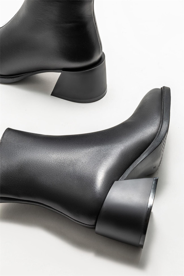 Siyah deri topuklu kadın bot, ofis stili için - Elle Shoes