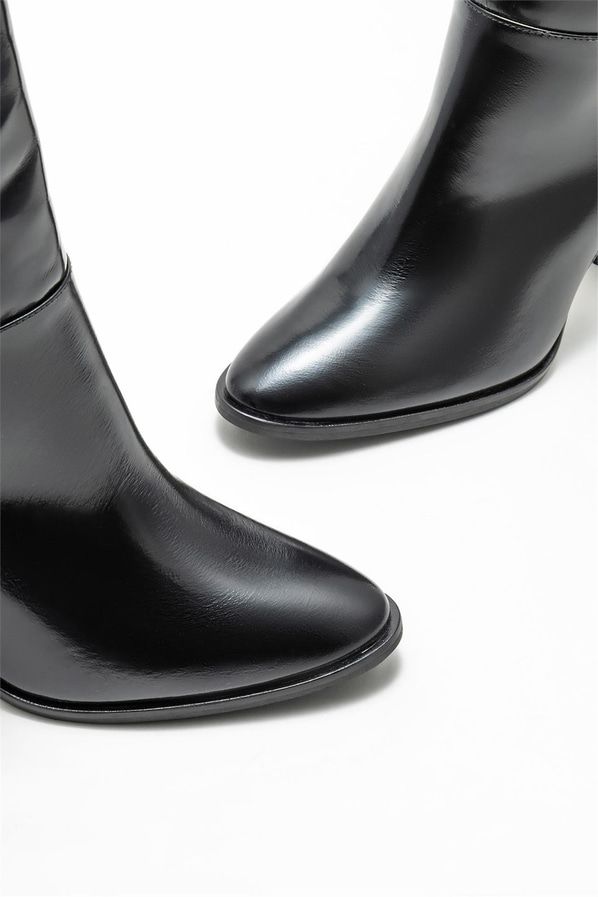 Siyah Deri Kadın Topuklu Çizme