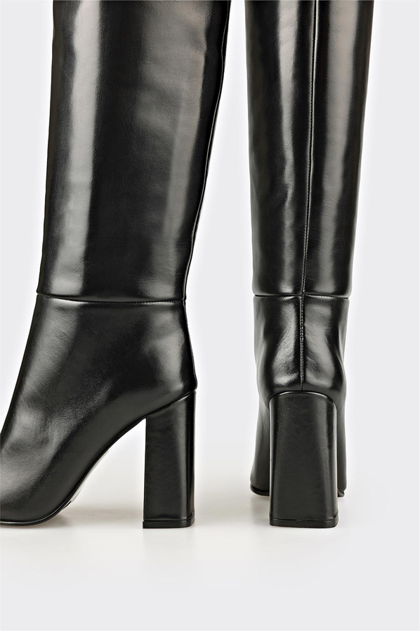 Siyah Deri Kadın Topuklu Çizme
