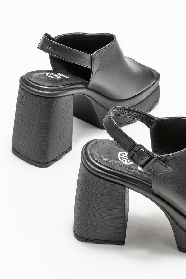 Siyah deri topuklu kadın sandalet - Elle Shoes