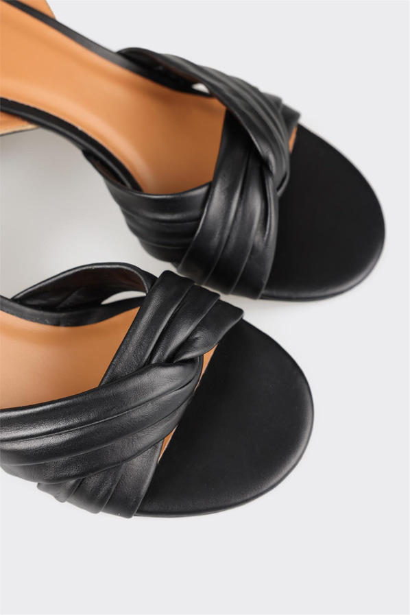 Siyah deri topuklu kadın sandalet - Elle Shoes