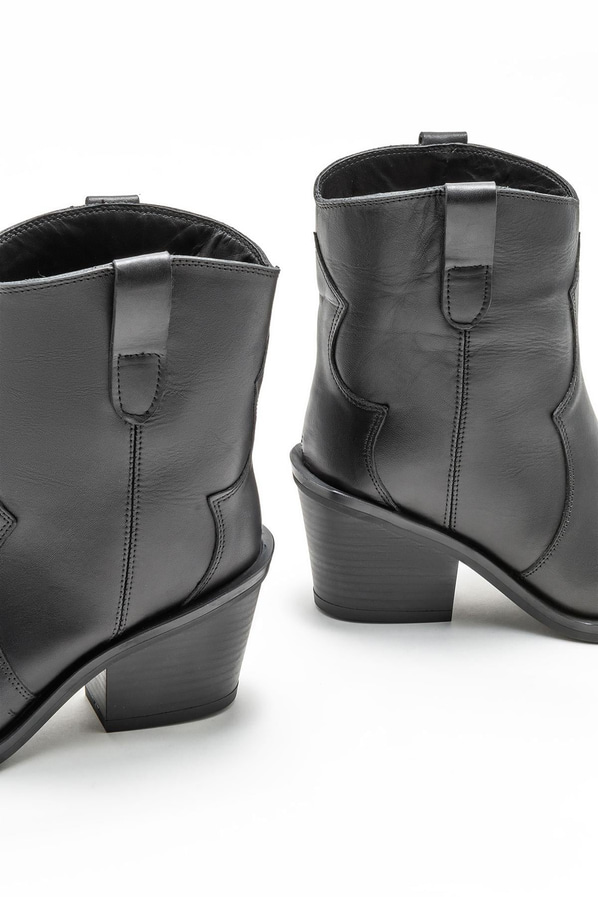 Siyah deri kadın bot, rahat kullanım için - Elle Shoes