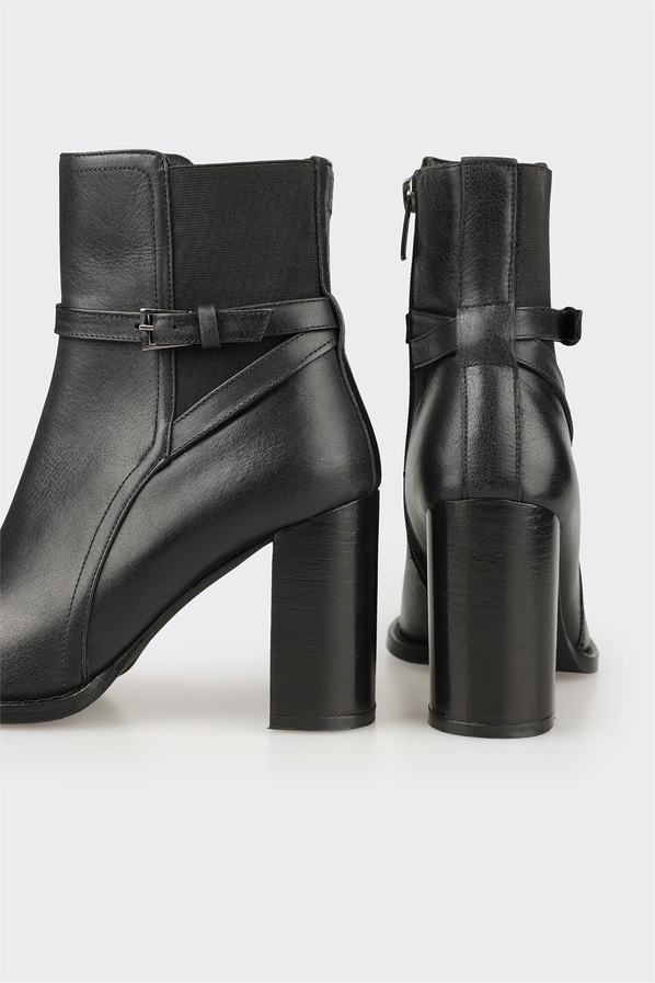 Siyah Deri Kadın Yüksek Topuk Bot